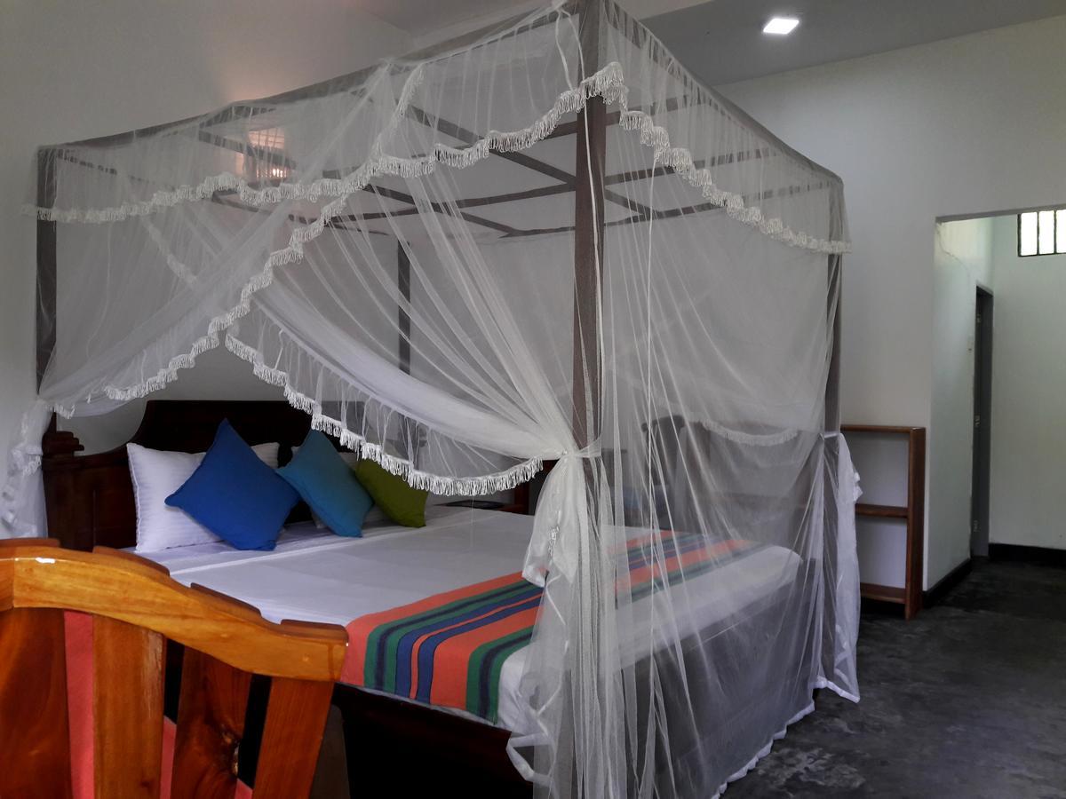 Coconut Grove - Midigama Hotel Luaran gambar
